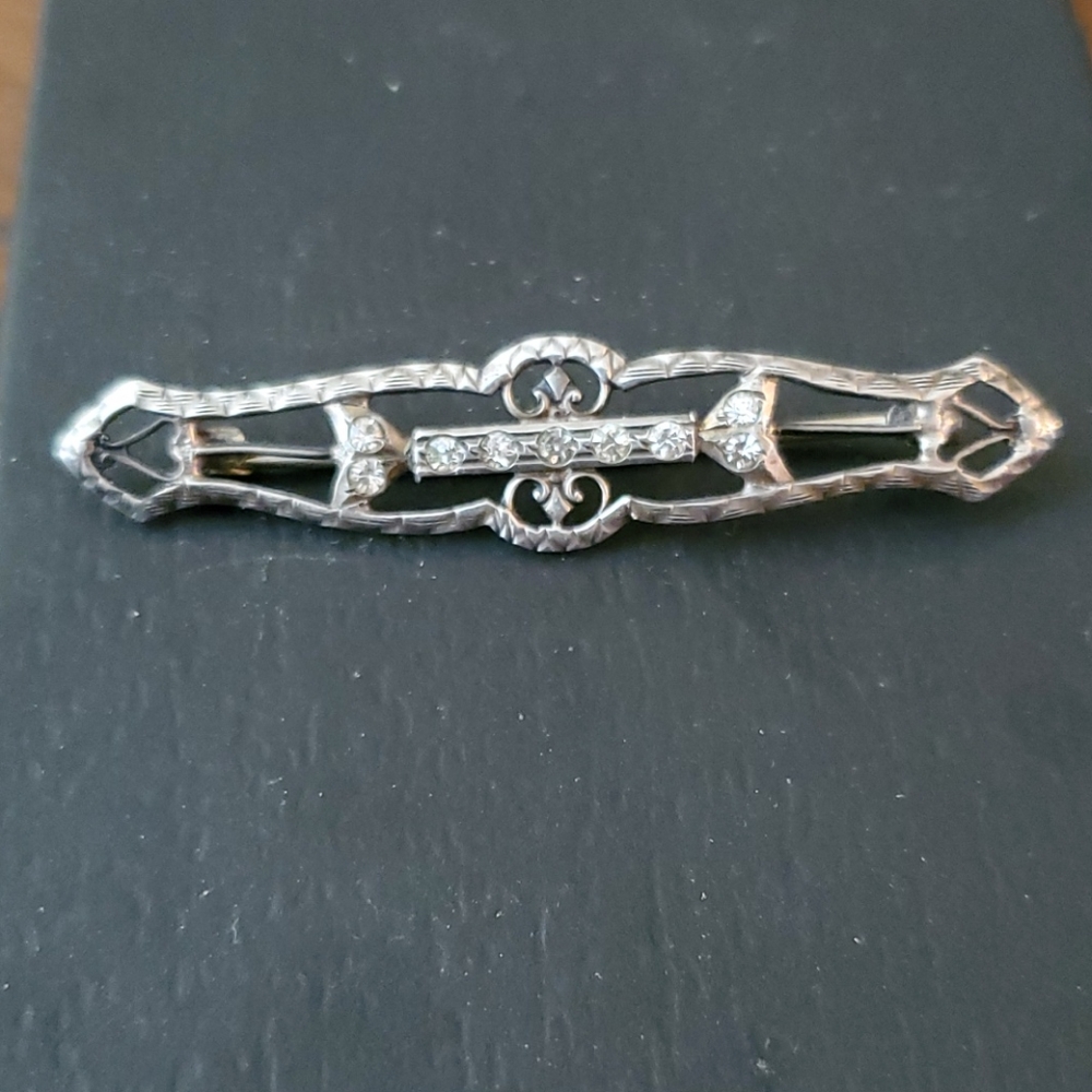 VINTAGE STERLING SILVER CRYSTAL BROOCH